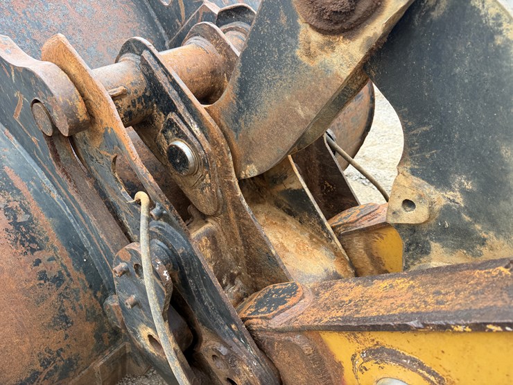 2005-caterpillar-930g-image-14