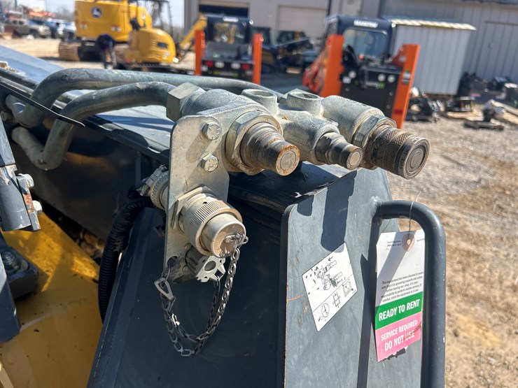 2015-deere-333e-image-14