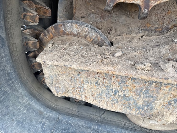 bobcat-t630-image-33