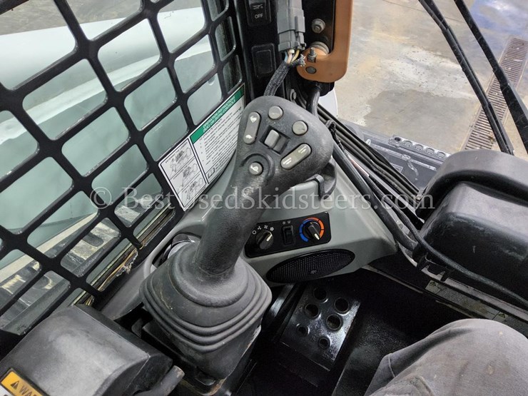 2020-bobcat-t770-image-23