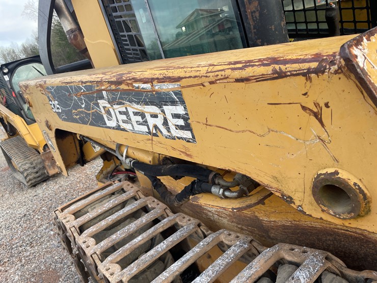 2006-deere-325-image-19