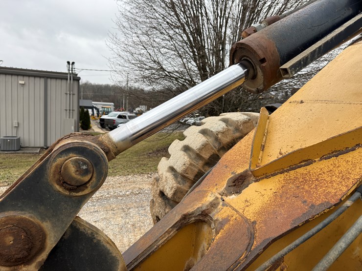 2005-caterpillar-930g-image-16