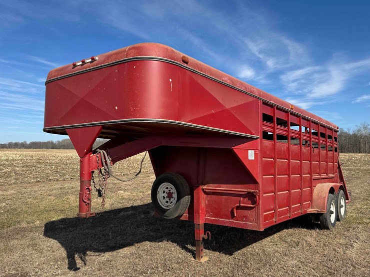 1992-wilro-livestock-trailer,-steel,-20'-x-6-1/2'-,-cut-gate,-**-titled-**-image-4