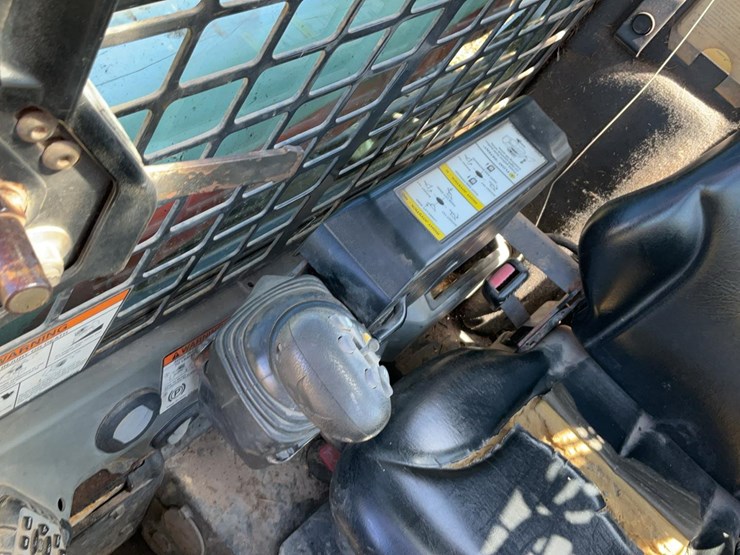 2013-bobcat-s630-image-13