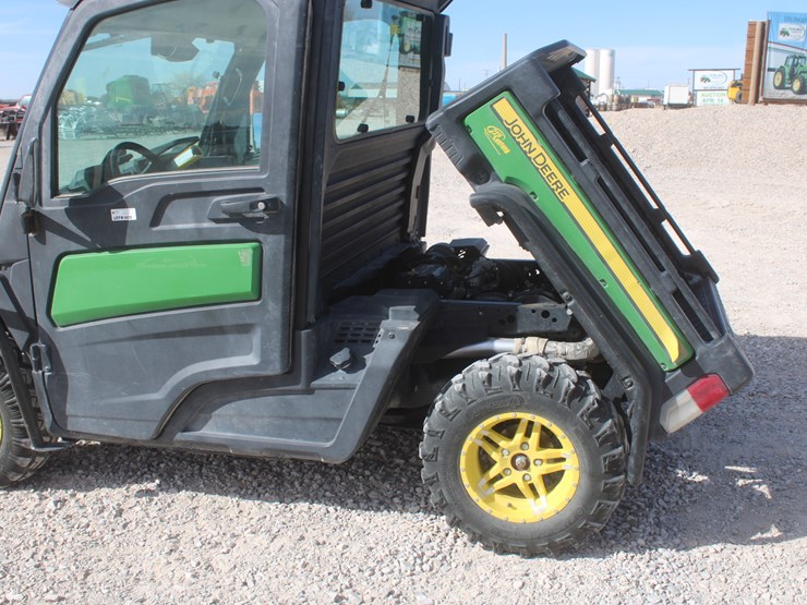2019-john-deere-gator-image-29