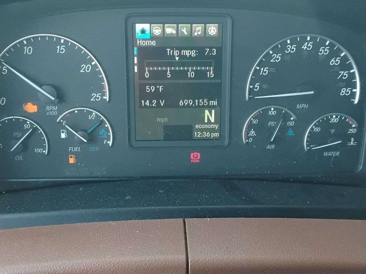 2020-freightliner-cascadia-126-image-20