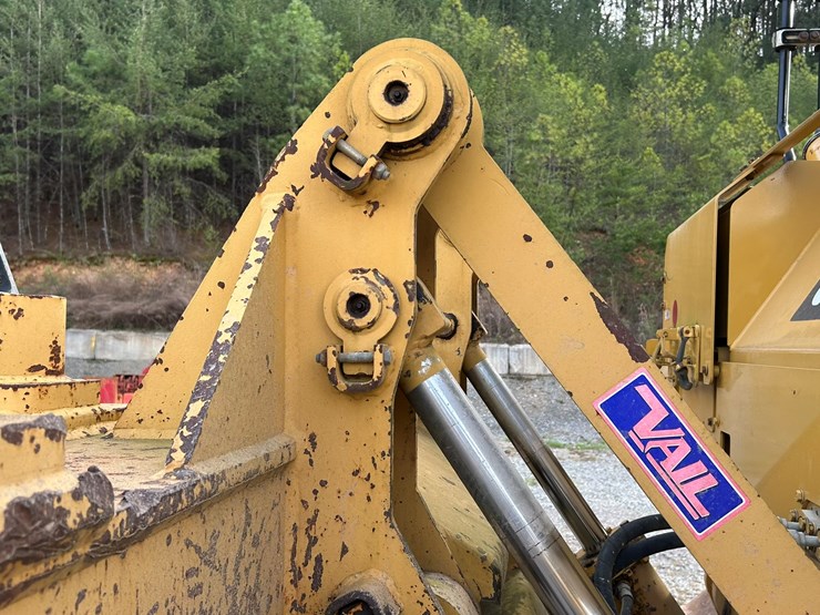 2015-caterpillar-d6t-lgp-image-56