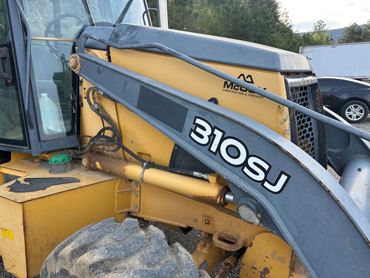 2011-deere-310sj-image-16