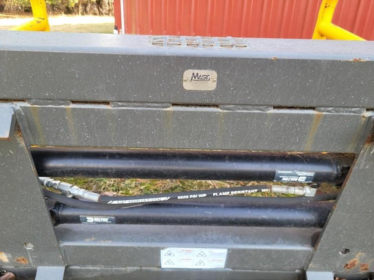 mast-bale-squeeze-w/skid-loader-mount---like-new-image-11