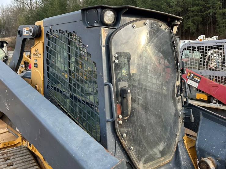 2011-deere-333g-image-38