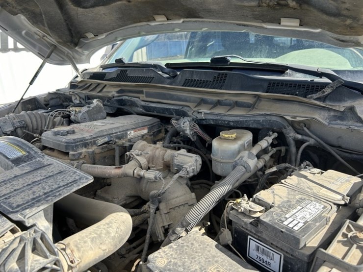 2010-dodge-ram-3500-image-40