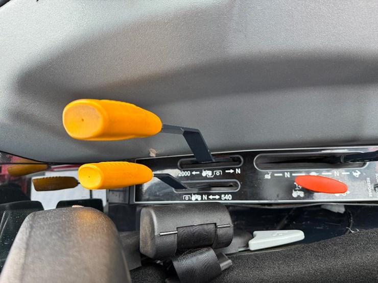 massey-ferguson-1736-image-60