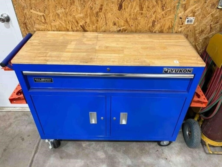 yukon-46"-rolling-tool-cart-image-2