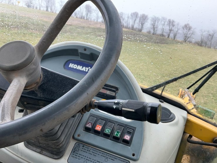 #360-•-2000-komatsu-4x4-utility-backhoe-image-27