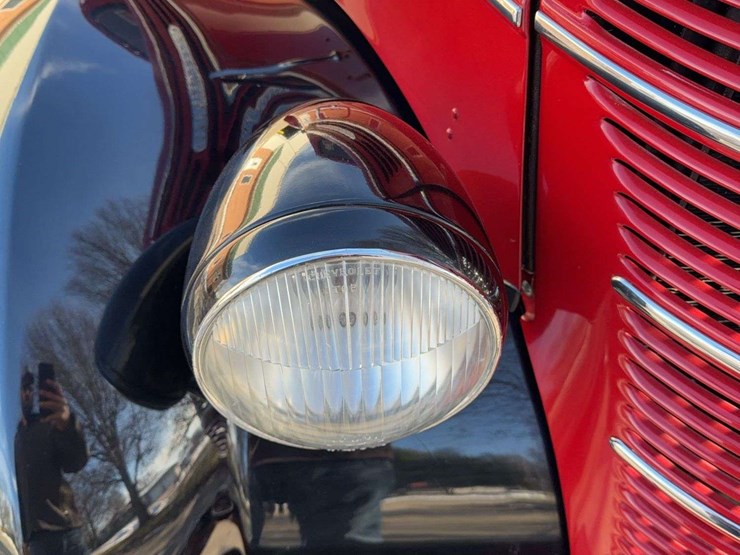 1937-international-d2-panel-truck-image-50