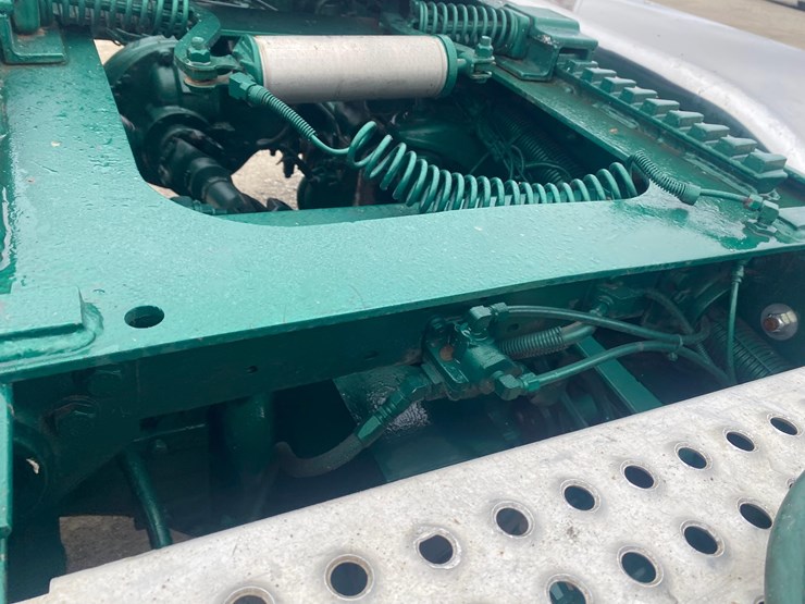 2002-peterbilt-379-image-39