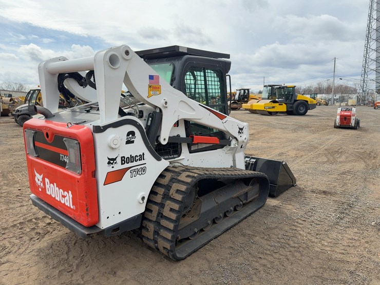 2020-bobcat-t740-image-5