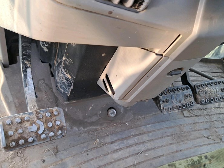 2010-john-deere-6230-image-23