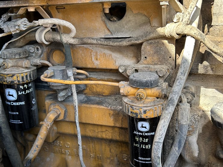 2010-deere-544k-image-51