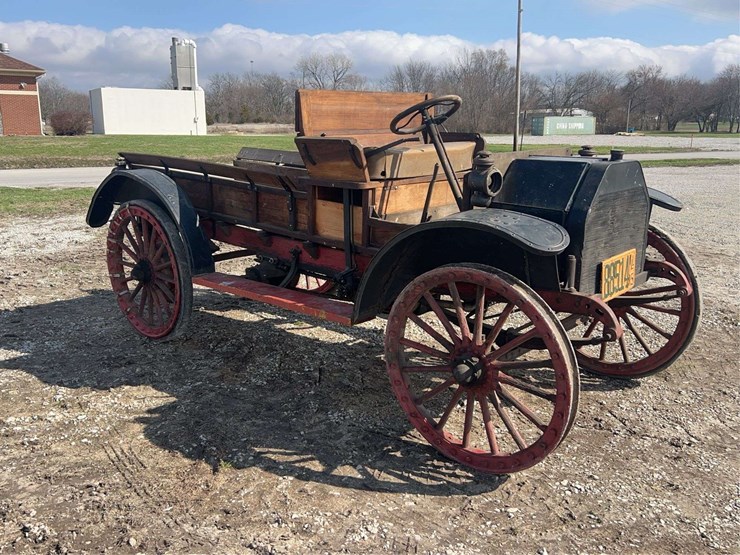 international-highwheeler-image-7