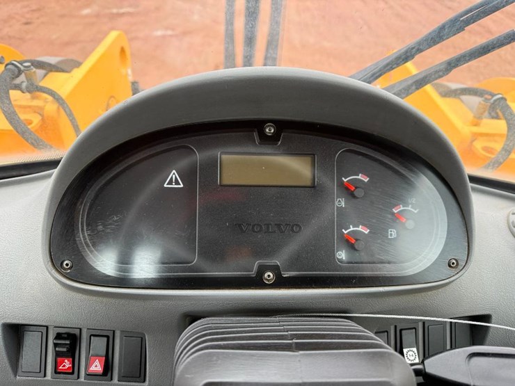 volvo-l120e-image-62