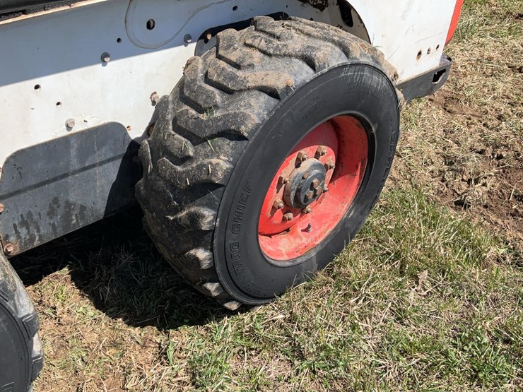 2013-bobcat-s630-image-25