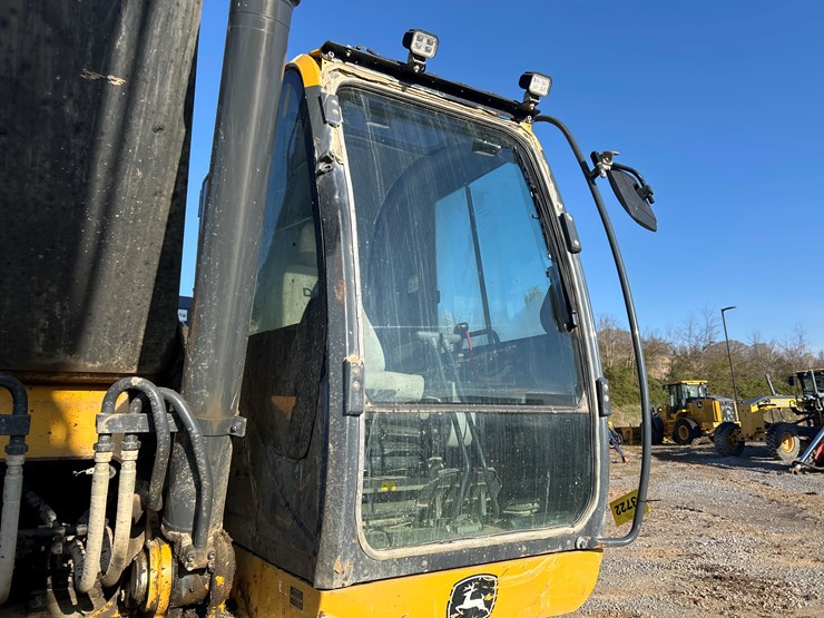 2019-deere-350g-lc-image-51