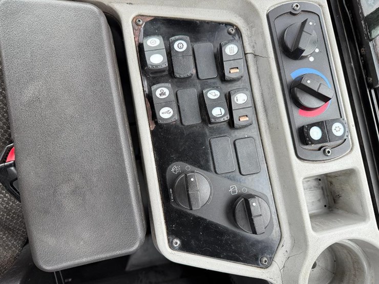 2018-caterpillar-950gc-image-48