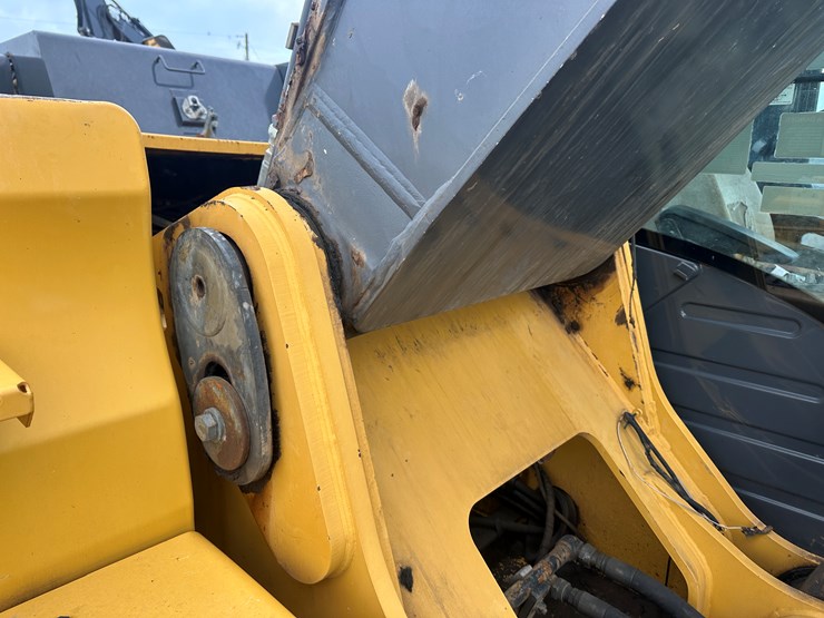 2013-john-deere-9-image-38