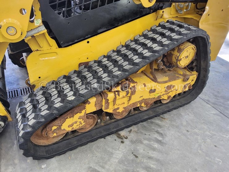 2018-caterpillar-249d-image-19