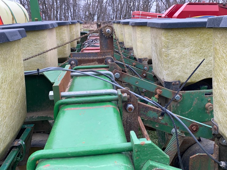 john-deere-7000-image-35