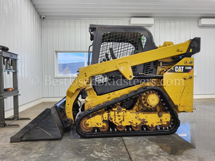 2019-caterpillar-249d-image-1
