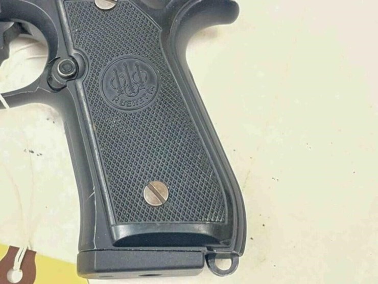 beretta-pistol-image-7