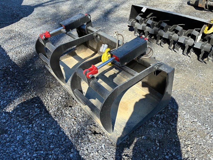 wildcat-68"-skid-steer-grapple-bucket-image-4