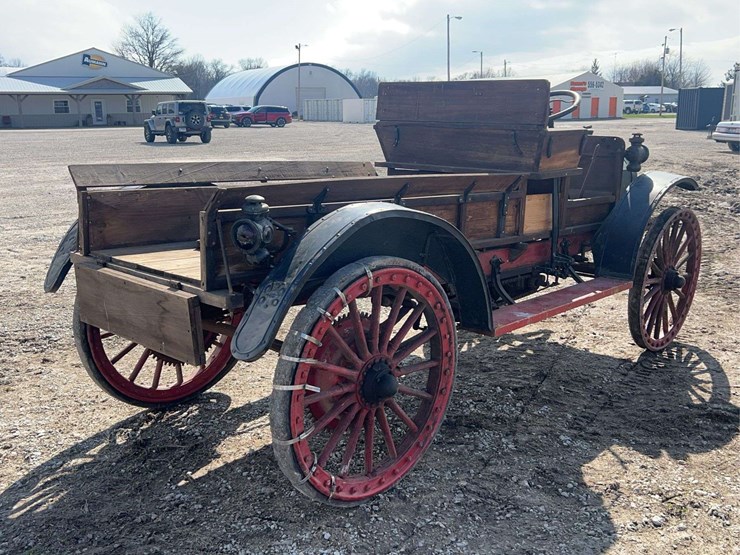 international-highwheeler-image-5