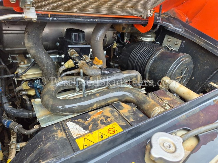 2021-kubota-svl95-2-skid-steer-loader-image-21