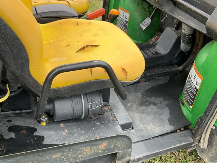 john-deere-gator-image-44