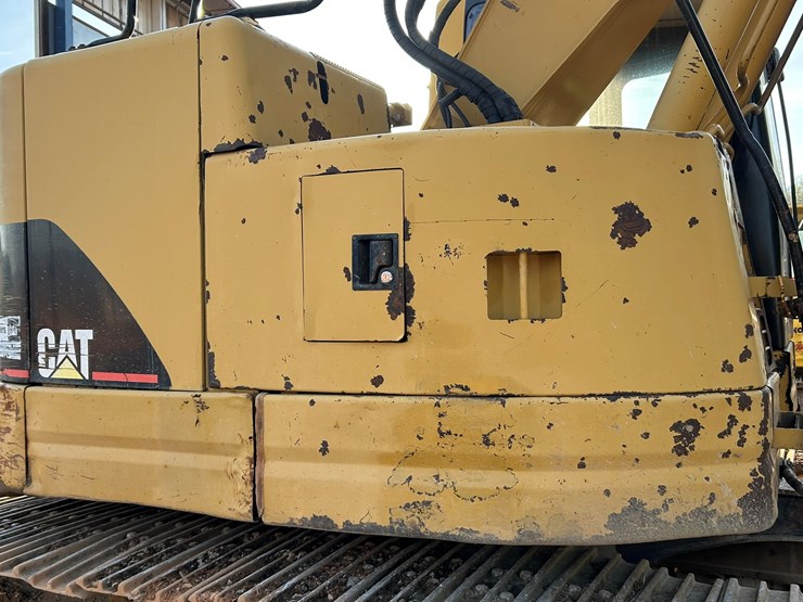 2004-caterpillar-321c-image-39