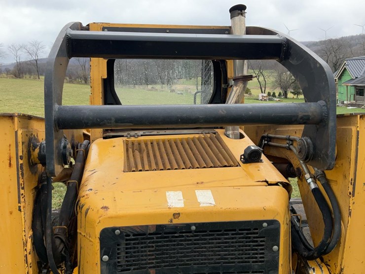 2003-deere-ct332-image-32