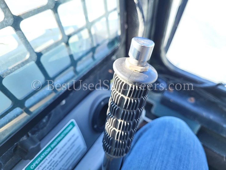 2013-bobcat-t110-image-13