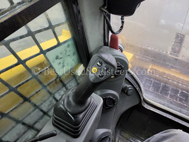 2020-caterpillar-299d3-image-33