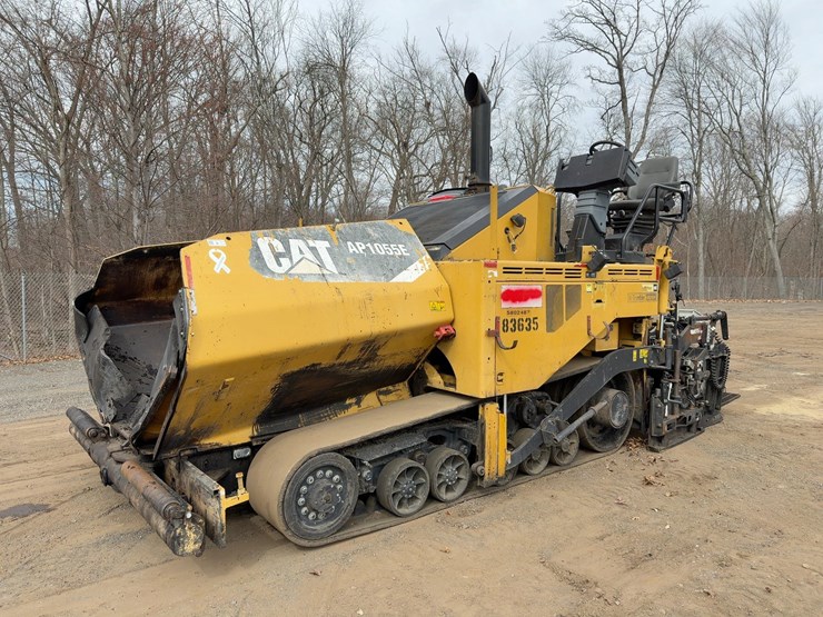 2013-caterpillar-ap-1055e-image-1
