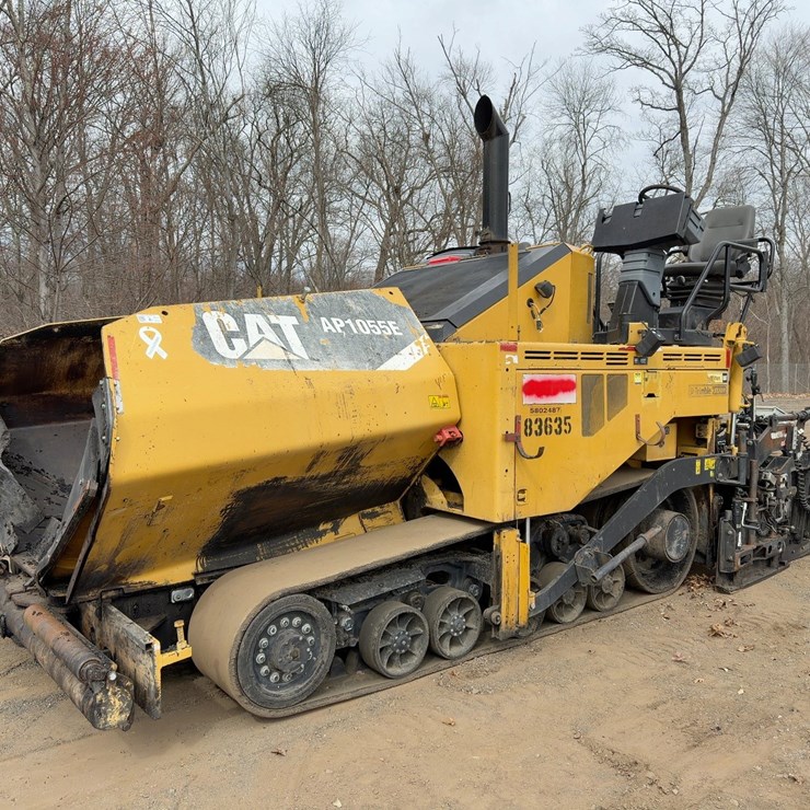 2013 CATERPILLAR AP-1055E