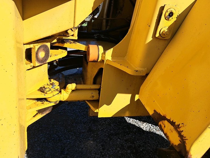 2001-deere-244h-image-22
