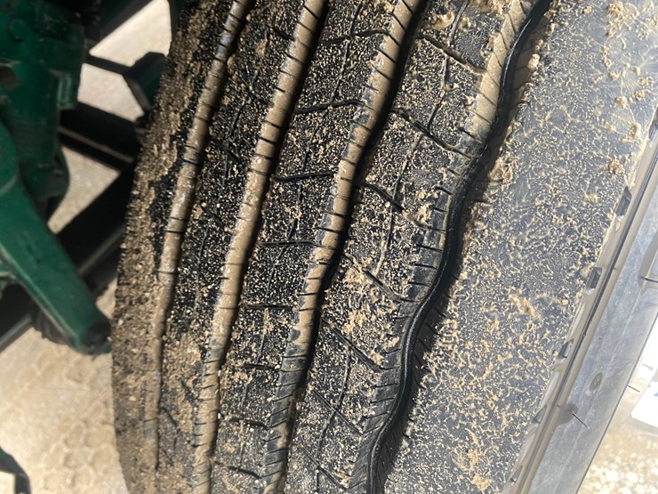 2002-peterbilt-379-image-115