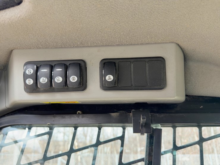 2018-caterpillar-289d-image-23