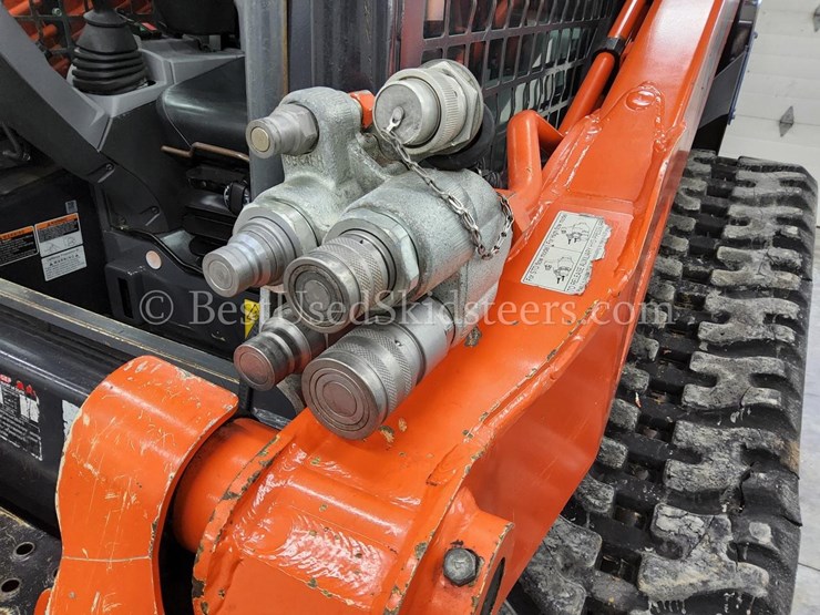 2019-kubota-svl95-2-skid-steer-loader-image-12