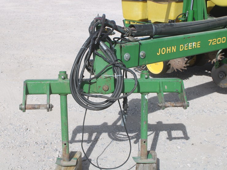 john-deere-7200-image-11
