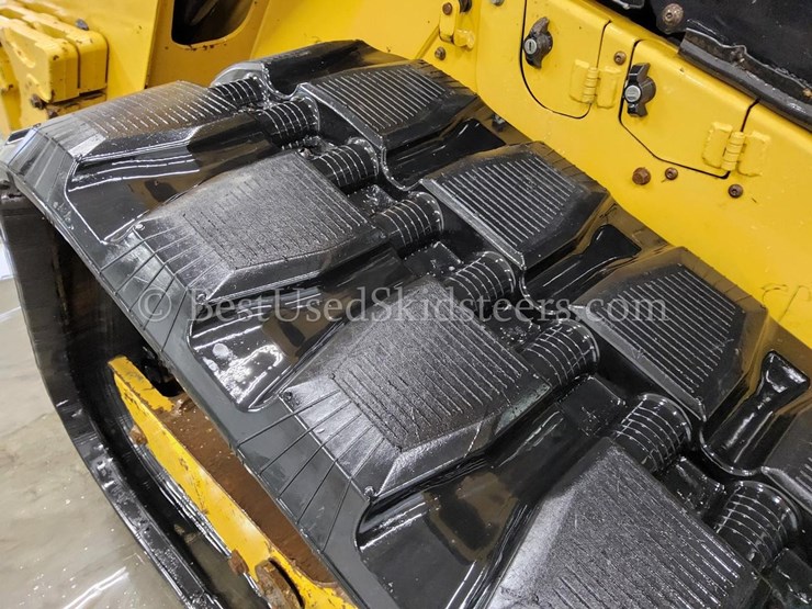 2020-caterpillar-299d3-image-25