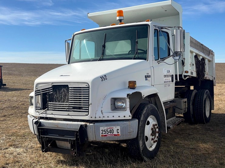 1997-freightliner-fl70-image-1